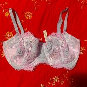 Victoria Secrets 32DDD Bra